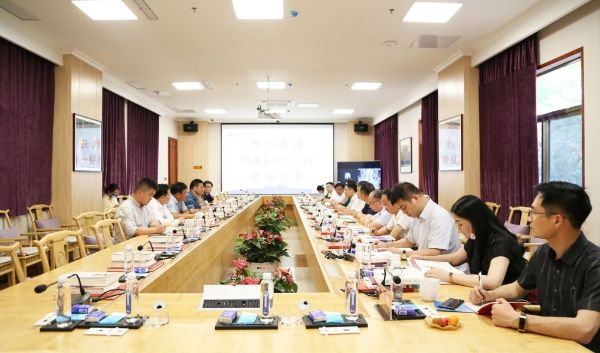 芦溪县领导一行参访今年会